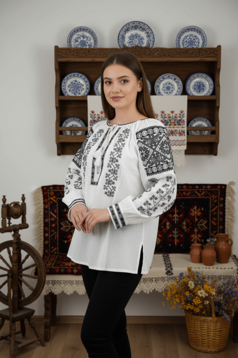 Ie Traditionala Mariuca 2 [2]