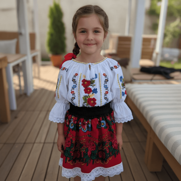 Ie traditionala pentru fetite Cezarina [2]