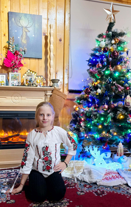 Ie traditionala pentru fetite Trandafira 2 [4]