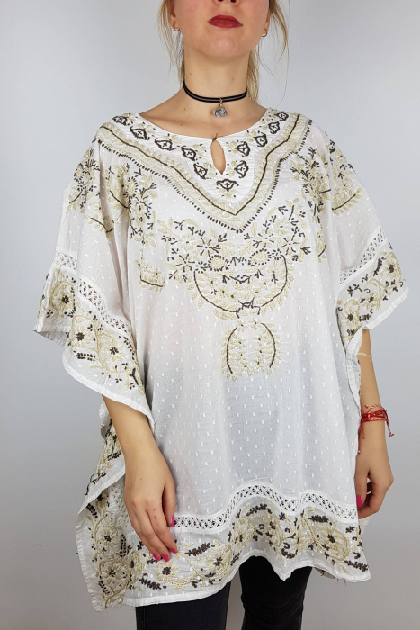 Poncho brodat manual maria 5