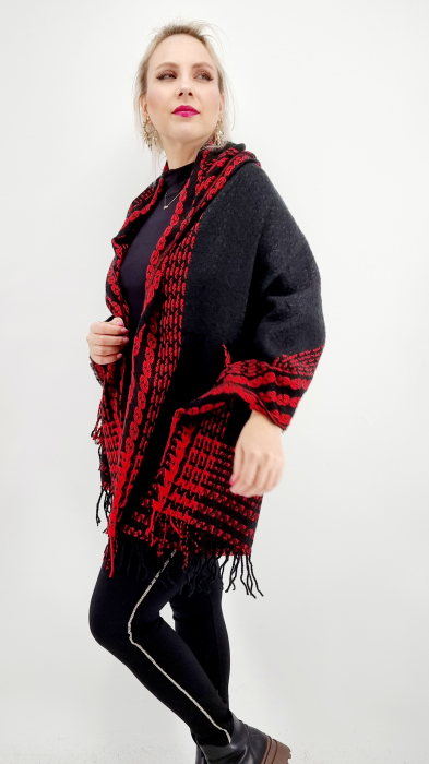 Poncho dama cu gluga rosu si negru [5]