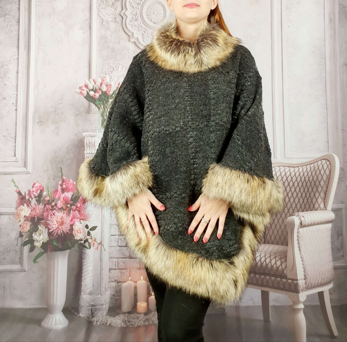 Poncho din lana sanda