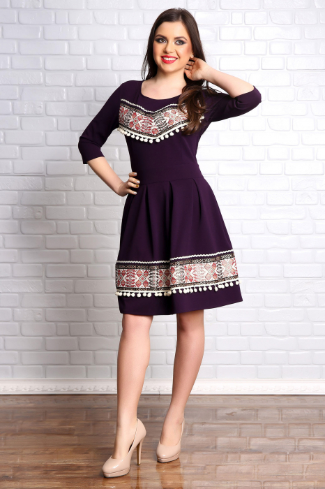 Rochie accesorizata cu motive traditionale mov