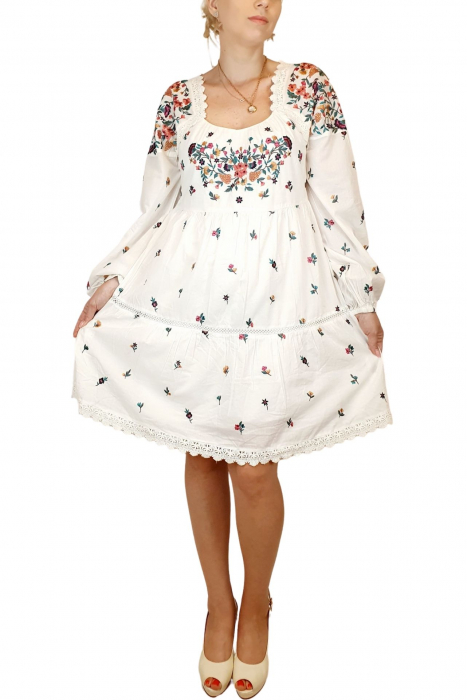 Rochie traditionala - Maximiliana [2]