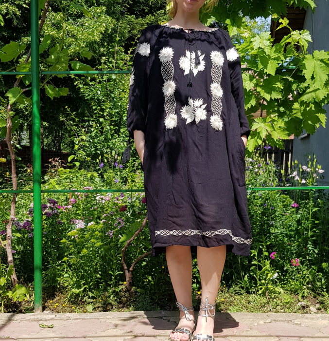 Rochie brodata floarea soarelui 3