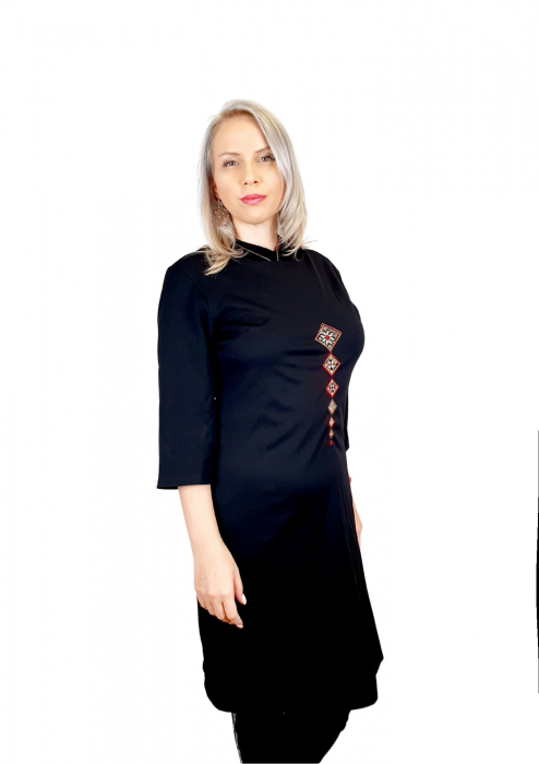 Rochie dreapta cu broderie stilizata - ioana