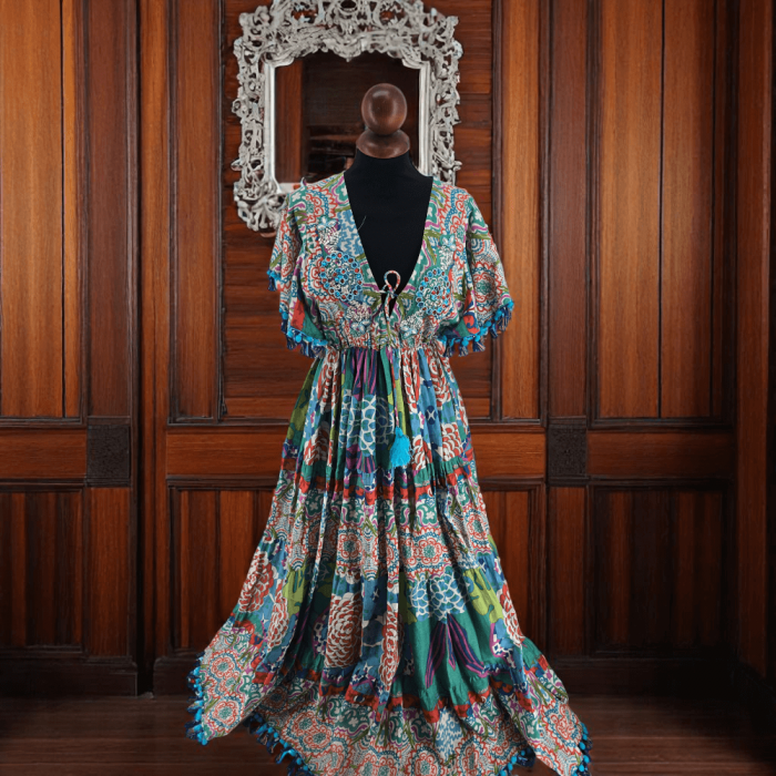 Rochie boho cu broderie manuală cu mărgele [2]