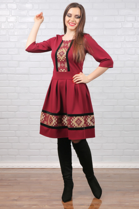 Rochie stilizata cu motive traditionale aida