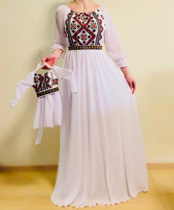 Rochie stilizata cu motive traditionale lunga Magduta [3]