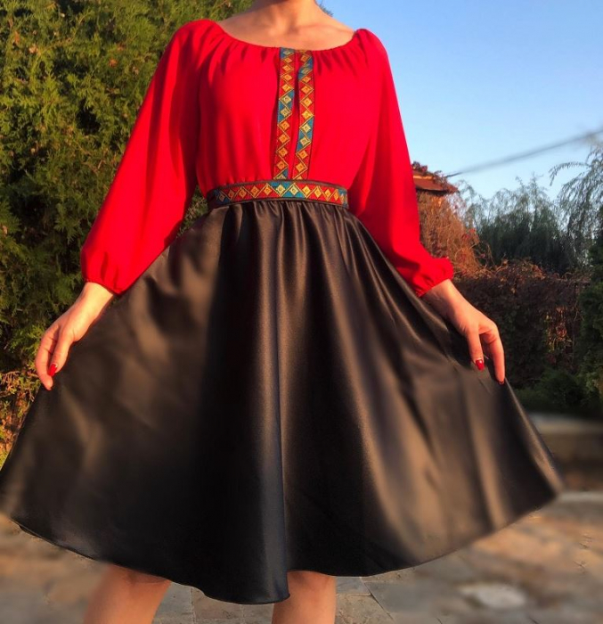 Rochie stilizata cu motive traditionale Margareta [1]