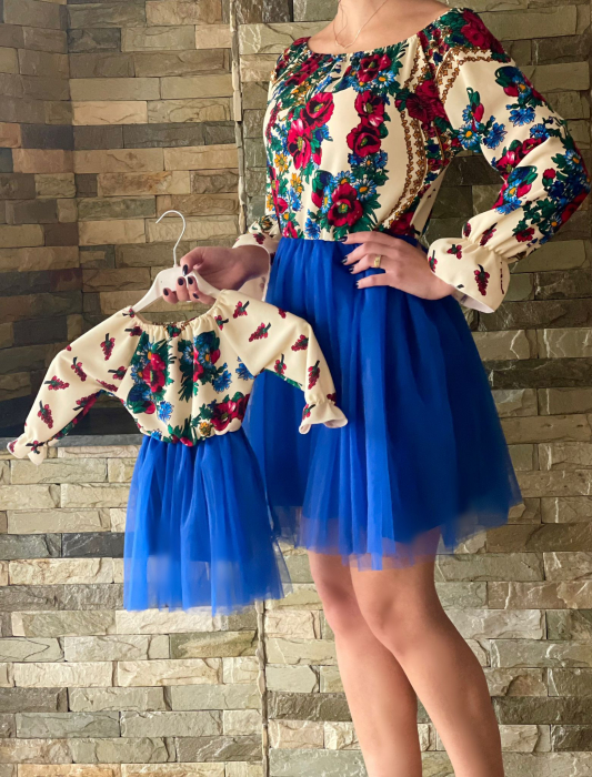 Rochie stilizata traditional cu tulle [2]
