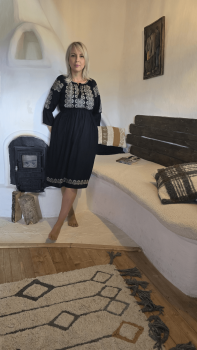 Rochie traditionala Bianca [2]