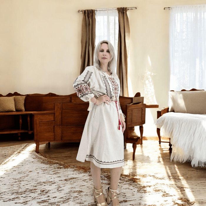 Rochie Traditionala cu broderie Iris 7 [2]