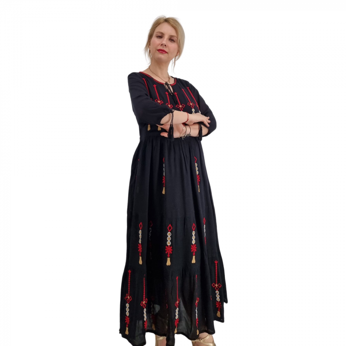 Rochie Traditionala cu broderie Sonora [6]