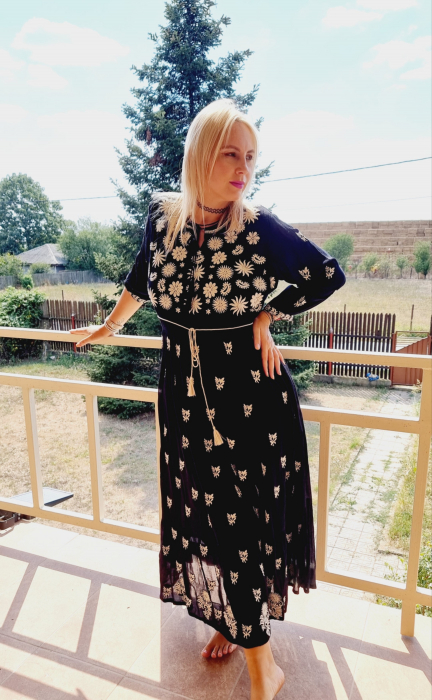 Rochie Traditionala cu broderie Sara 7 [5]