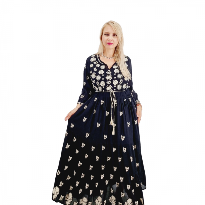 Rochie Traditionala cu broderie Sara 9 [4]
