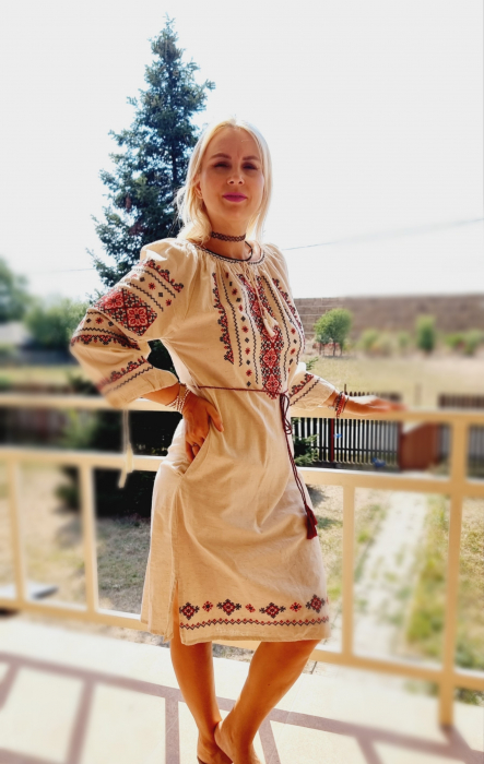 Rochie Traditionala cu broderie Iris [6]