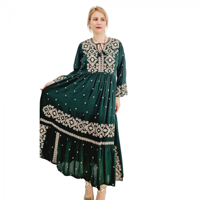 Rochie Traditionala cu broderie Melania [5]