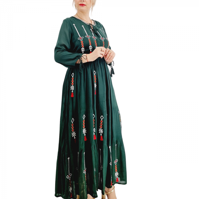 Rochie Traditionala cu broderie Sonora 2 [3]