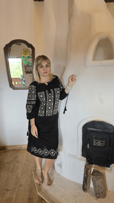 Rochie Traditionala Elodia 4 - masuri mari [5]