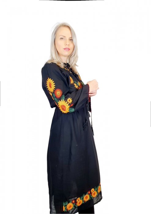 Costum Popular cu broderie traditionala - Prisilla [9]