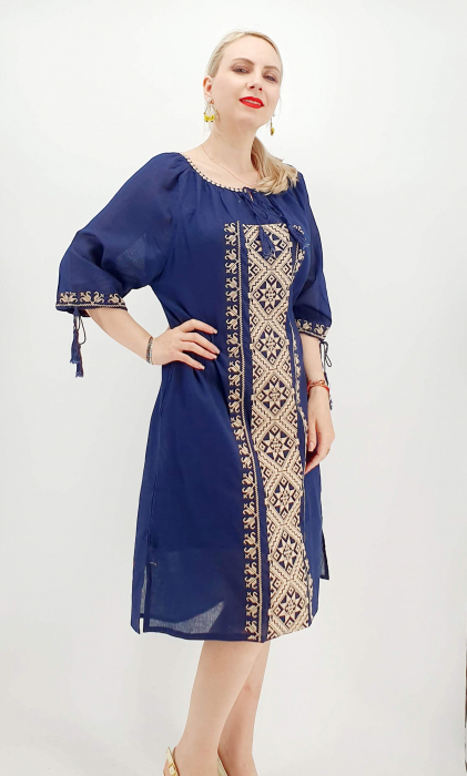 Rochie traditionala steluta 2
