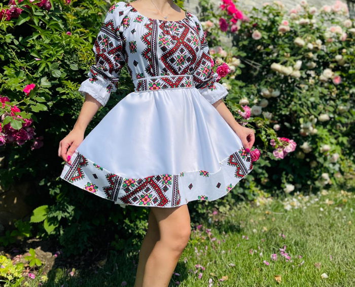 Rochie Traditionala stilizata cu Laura 13 [3]