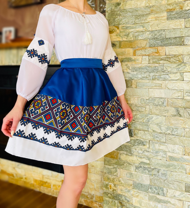 Rochie Traditionala stilizata cu Laura 8 [2]