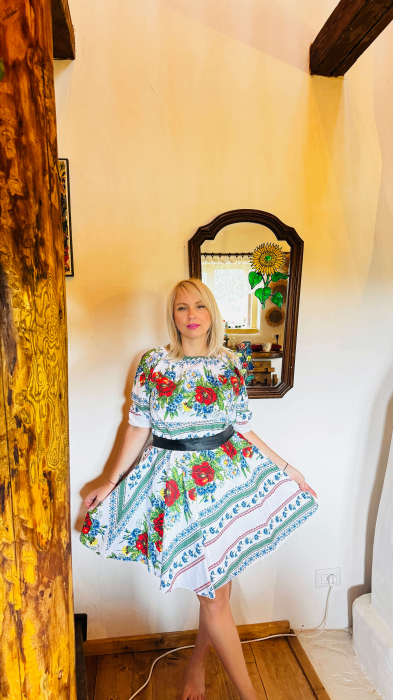 Rochie Traditionala stilizata cu maci [9]