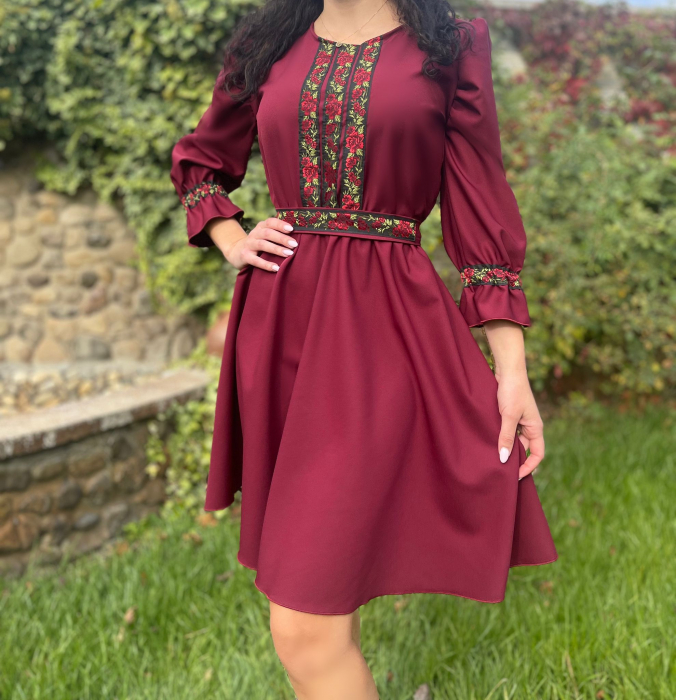 Rochie Traditionala Trandafira [12]