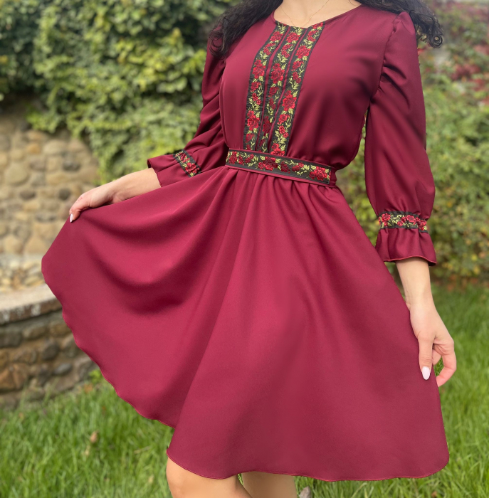 Rochie Traditionala Trandafira [11]