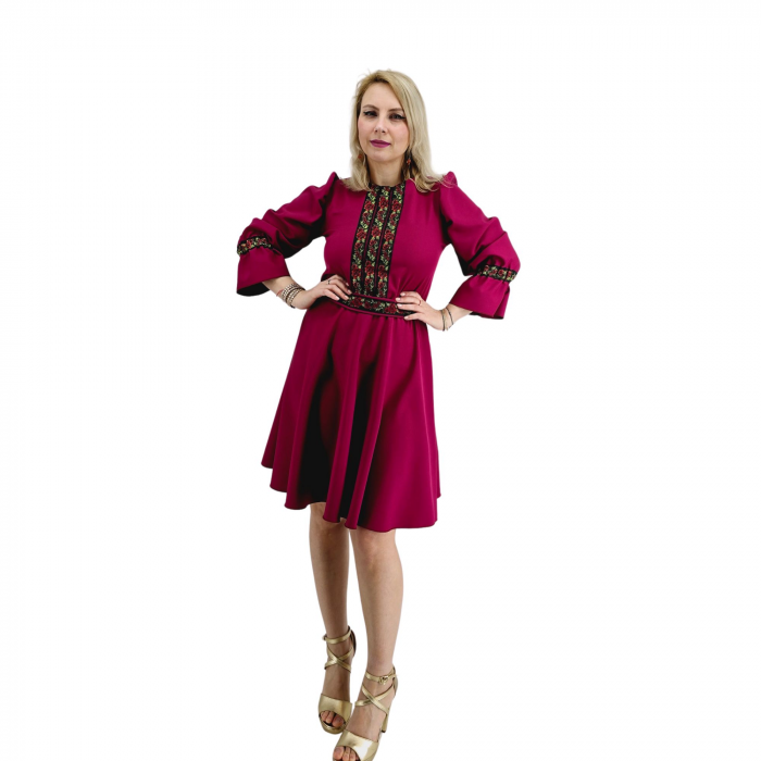 Rochie Traditionala Trandafira [3]