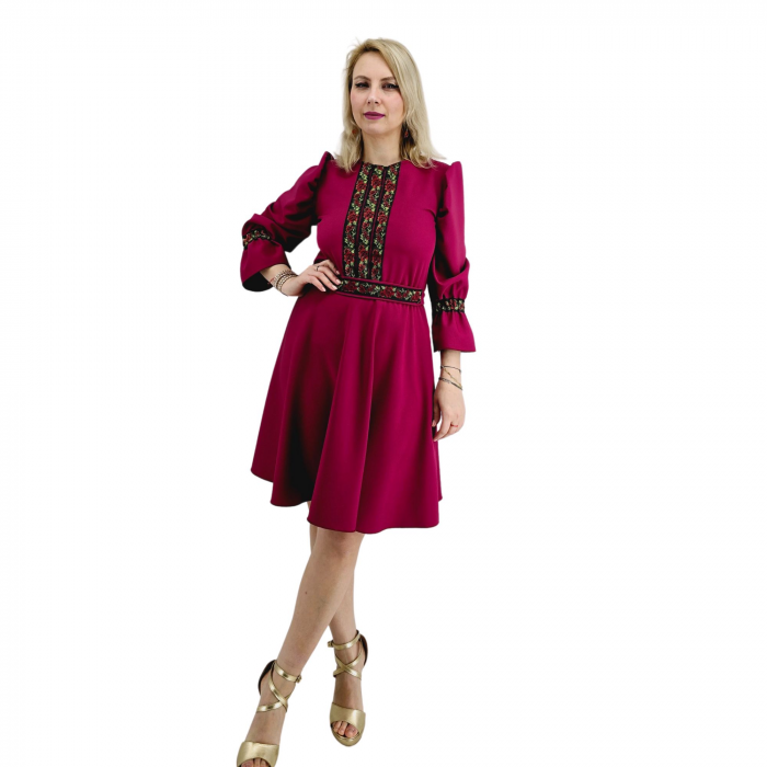 Rochie Traditionala Trandafira [2]