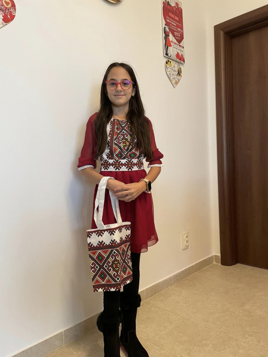 Rochita cu motive traditionale Magdalena 2 [7]