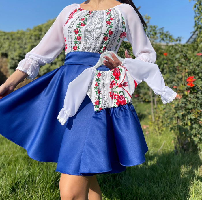 Rochita stilizata cu motive traditionale Simina [2]