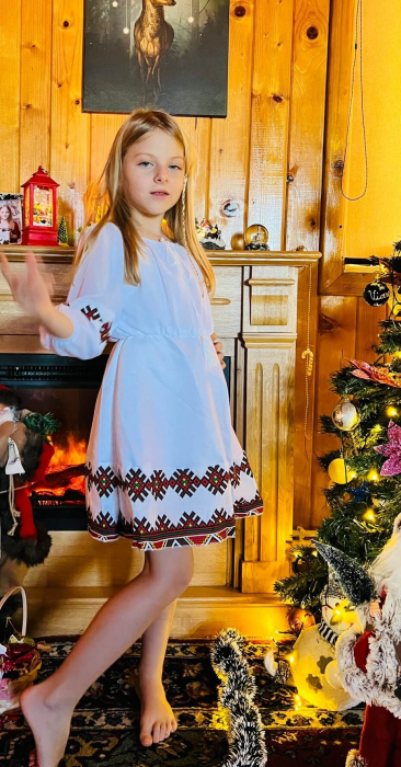 Rochita stilizata cu motive traditionale Laura 16 [5]