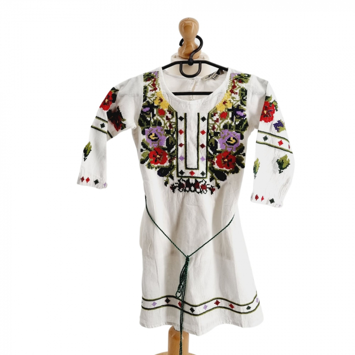 Rochita Traditionala Greta 3 [2]