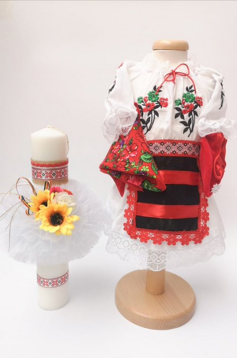 Set Botez Traditional Fete - Sabrina 2 piese Botez Traditional: lumanare, costumas