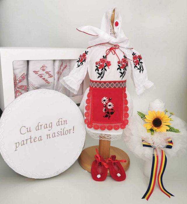 Set Botez Traditional Muna 5 - 4 piese / costumas, lumanare, trusou si cufar [2]