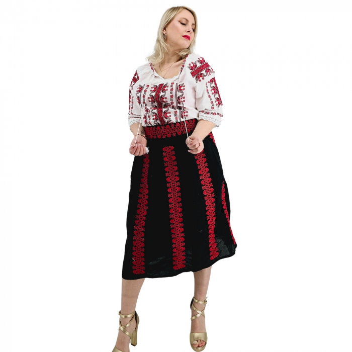 Set stilizat traditional format din ie si fusta 17 [5]