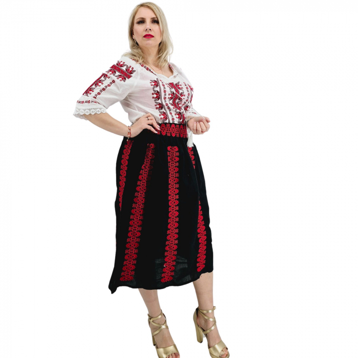Set stilizat traditional format din ie si fusta 17 [4]