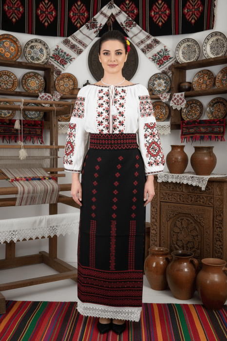Set traditional dama format din 3 piese - Afrodita 8 Set traditional dama format din 3 piese - Afrodita 8