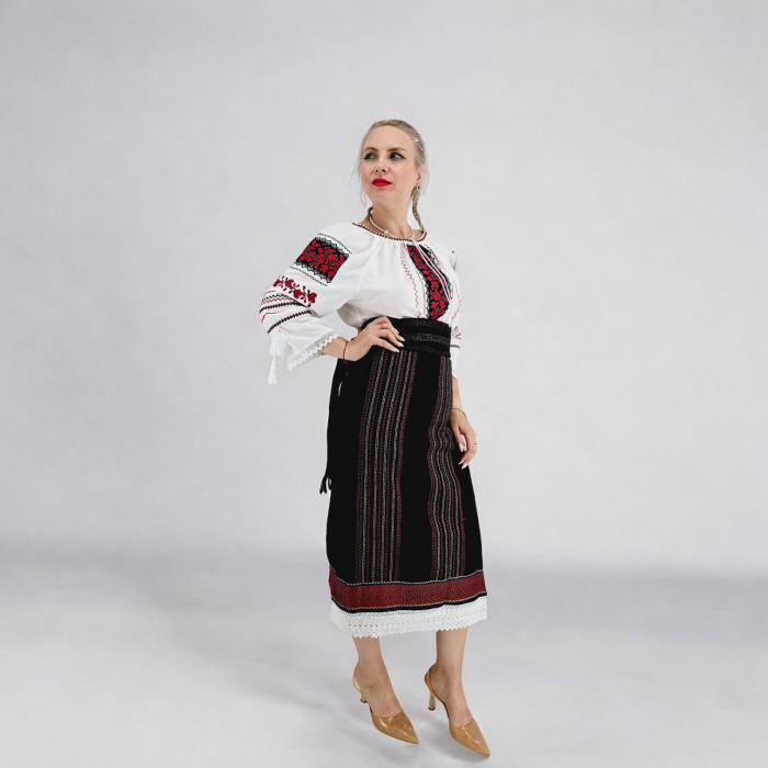 Set traditional format din catrinta si brau Ariel 2 [2]
