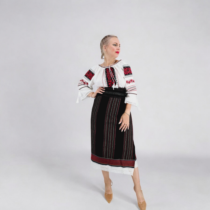 Set traditional format din catrinta si brau Ariel 2 [4]