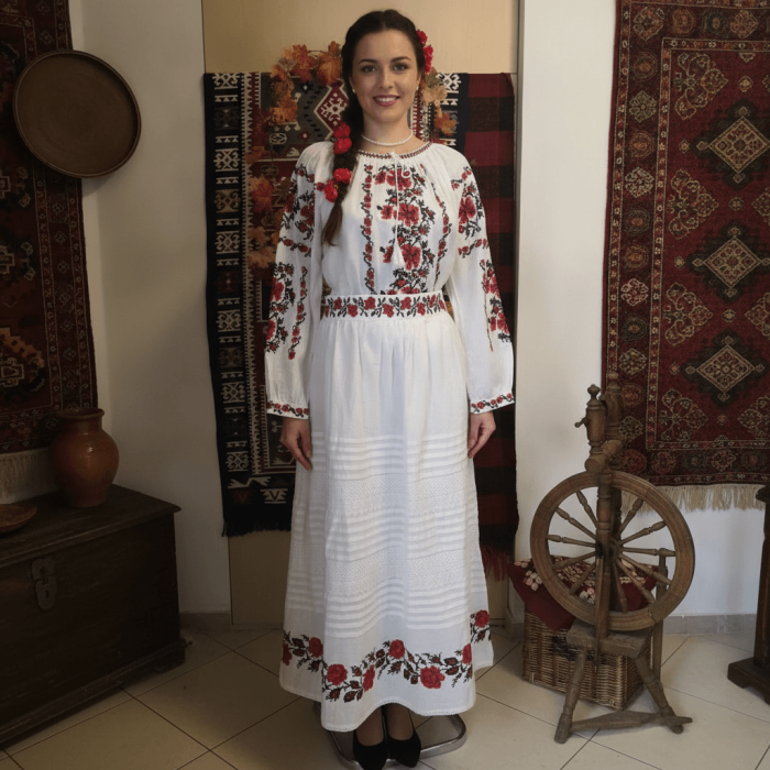 Set traditional format din ie si fusta 224