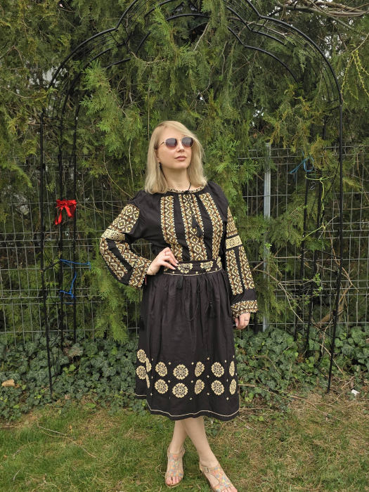 Set traditional format din ie si fusta 24 [3]