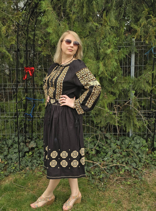 Set traditional format din ie si fusta 24 [4]