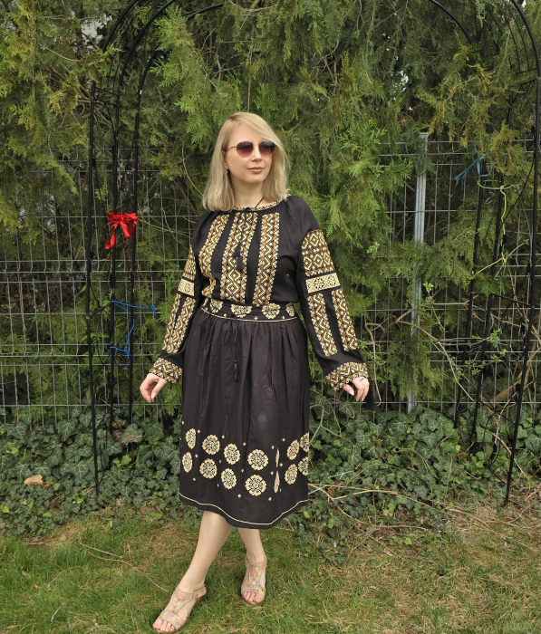 Set traditional format din ie si fusta 24 [2]