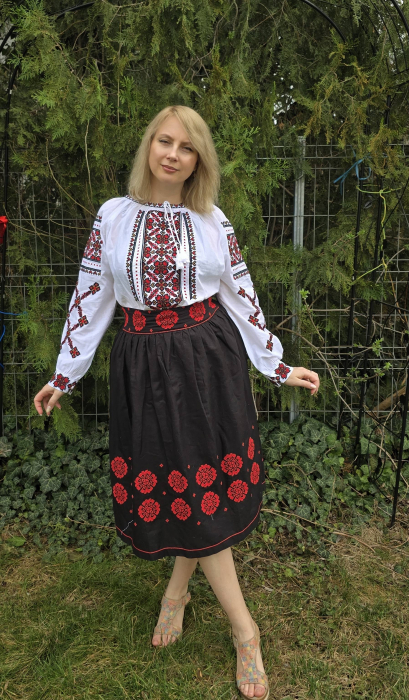 Set traditional format din ie si fusta 26 [3]