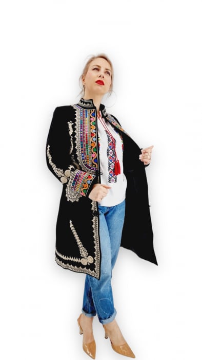 Suman Negru cu broderie Traditionala Denis [4]